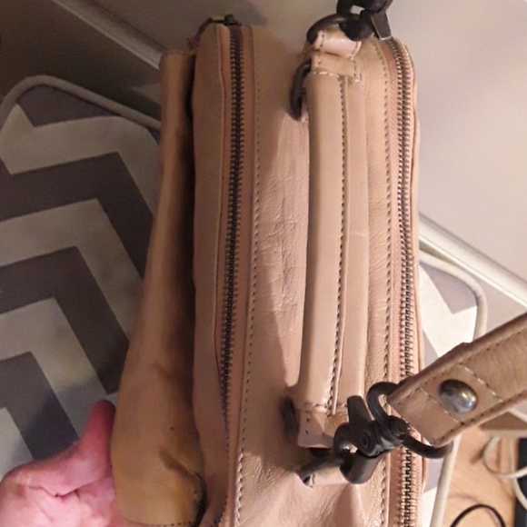 EUC beige leather 'Hibou' box bag - Picture 4 of 8